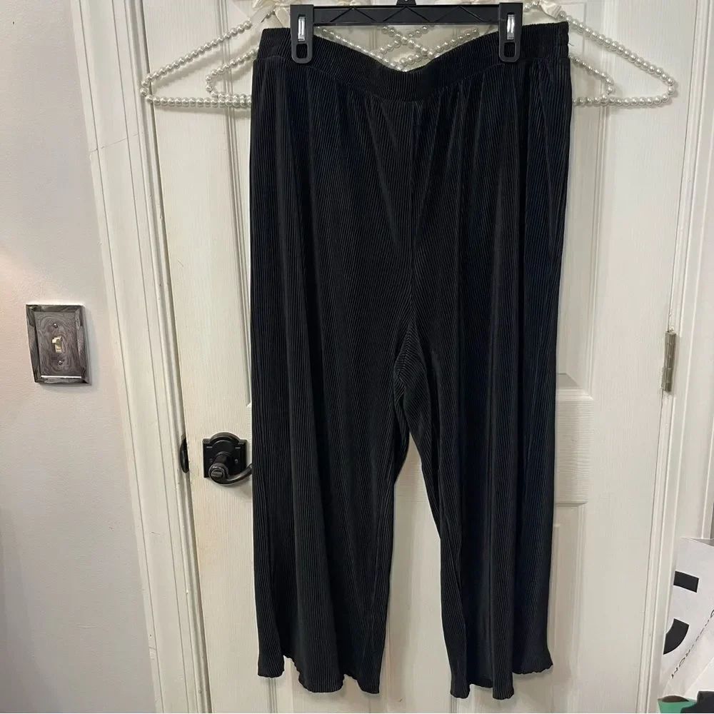 New York & Company Black Pleated Pants